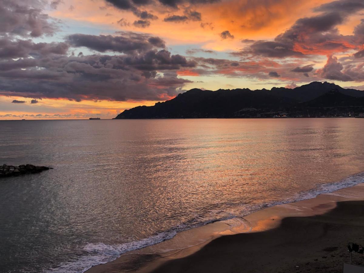 Casa Vacanze Seahorse Salerno Esterno foto
